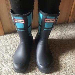 {hunter} blue mid-calf rain boots